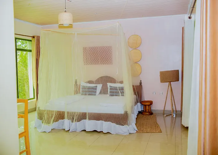 Karisimbi Cave Resort