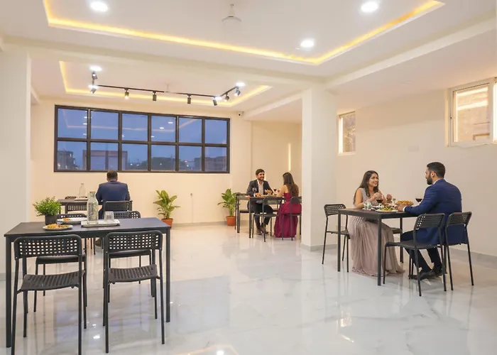 Fabhotel Prime Esta Inn - Nr Twin Tower, Viman Nagar