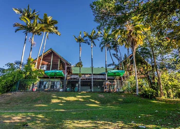 Jackaroo Treehouse Rainforest Retreat