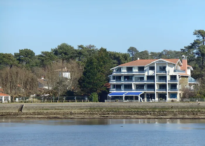 Hotel Le Pavillon Bleu