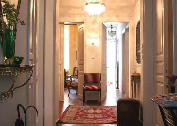 Athens Quinta