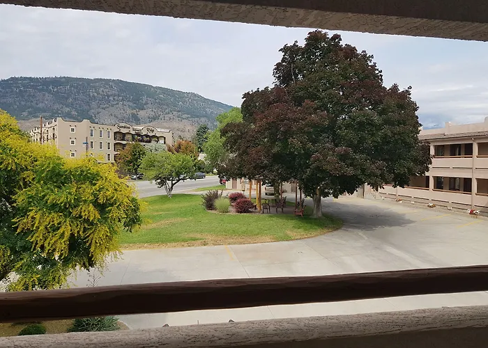 Avalon Inn