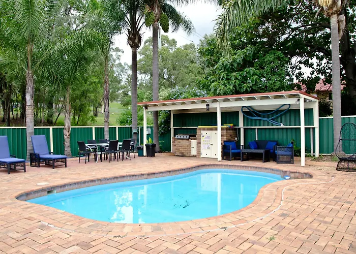 Baybrook Motor Inn