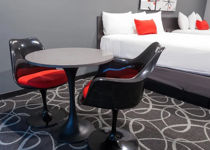Astro Pasadena Hotel
