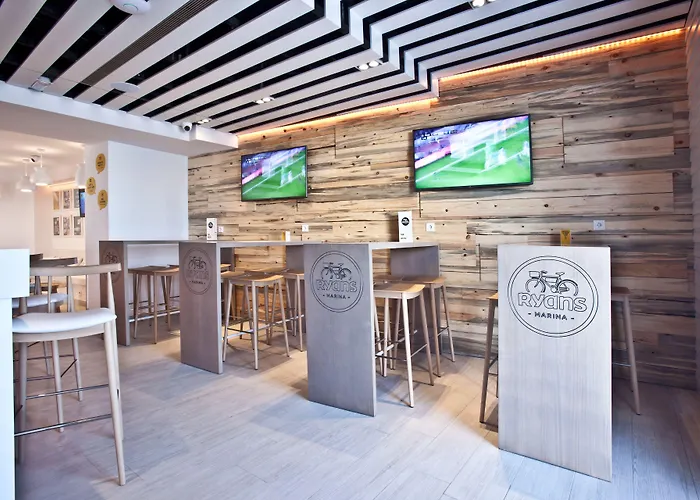 Ten Hostel