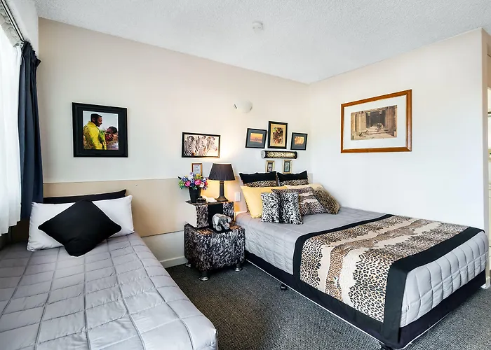 Airport Riverview Motel