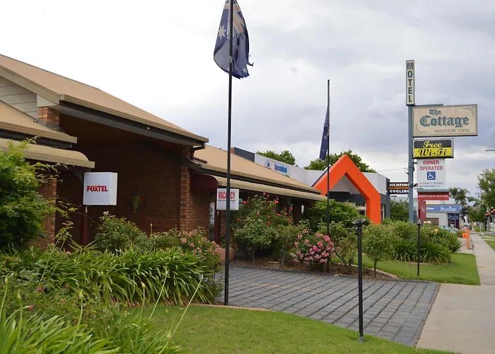 The Cottage Motor Inn Albury Cbd