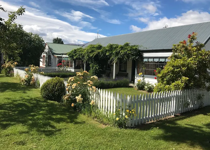 Settlers Cottage Motel