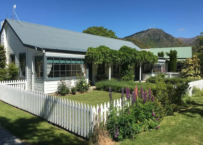 Settlers Cottage Motel