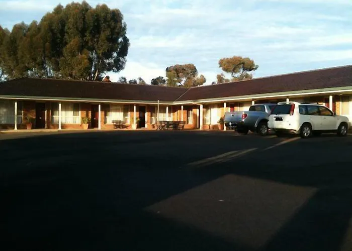 Cobar Town & Country Motor Inn