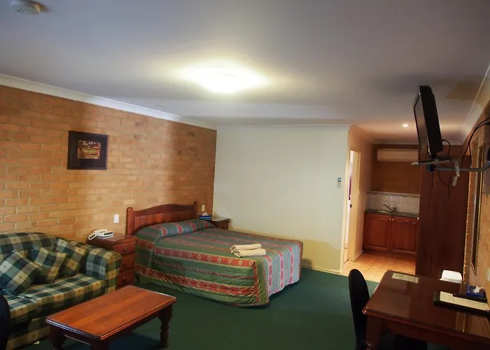 Cobar Town & Country Motor Inn