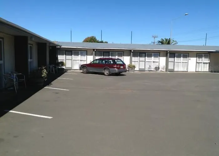 Camberley Court Motel