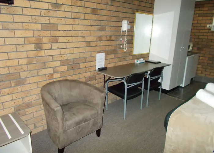 Park House Motor Inn