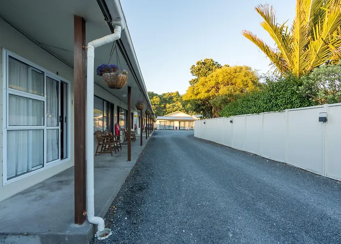 Sierra Beachfront Motel