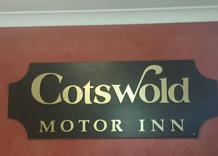 Cotswold Motor Inn
