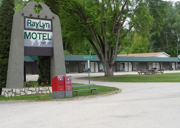Ray Lyn Motel