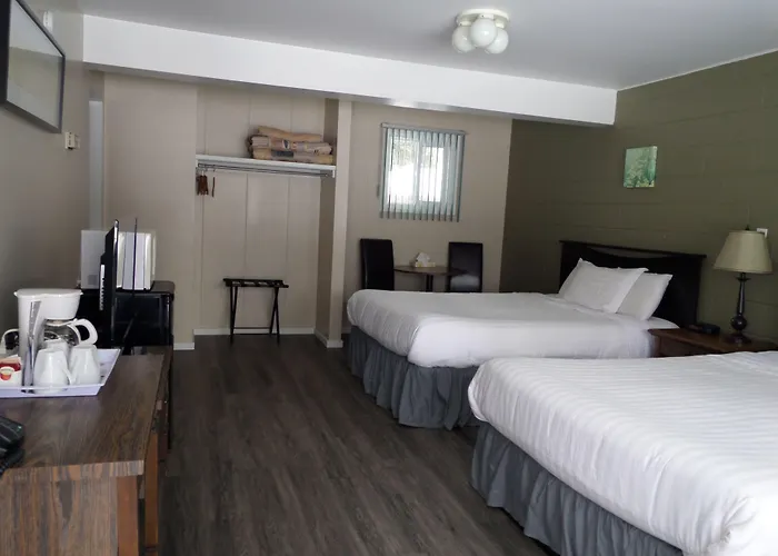 Ray Lyn Motel