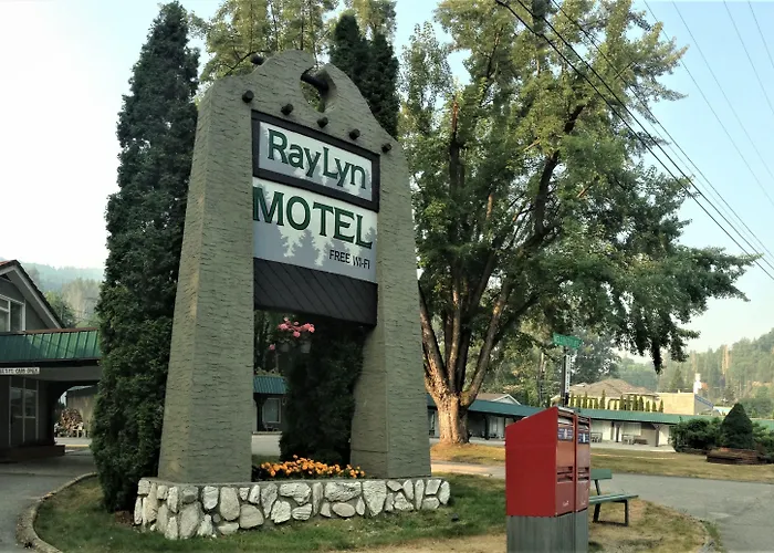 Ray Lyn Motel