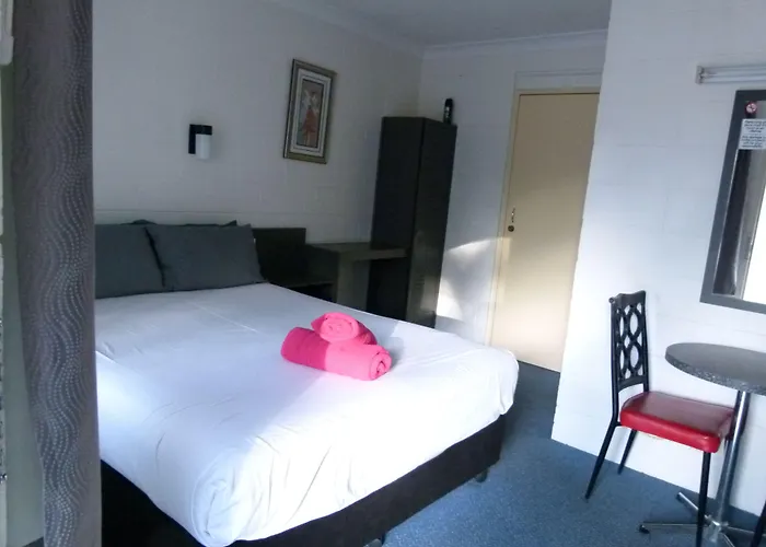 Azalea Motel - Under New Management