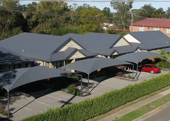 Francis Phillip Motor Inn And The Lodge