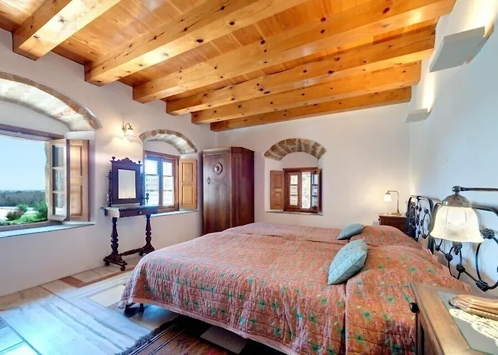 Malvasia Traditional Hotel