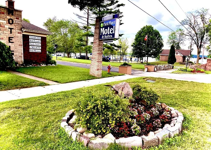 Park Place Motel & Suites