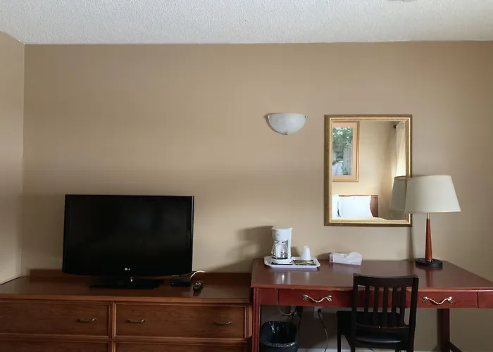 Village Inn & Suites - Sudbury