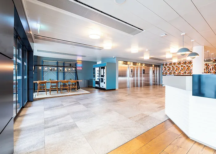 Discovery Hotel 3* Superior