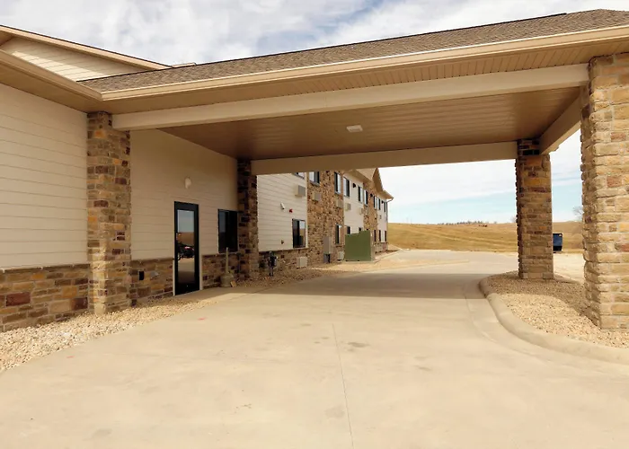 Cobblestone Inn & Suites - Denison | Oak Ridge