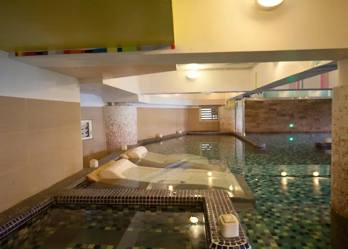 Champagne Hotel
