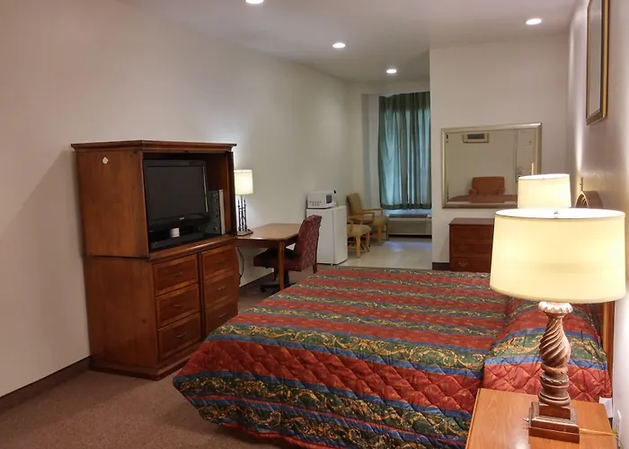 Country Regency Inn & Suites