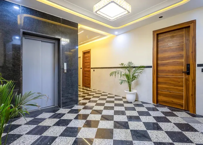 Hotel Urban Lion Near Delhi Airport