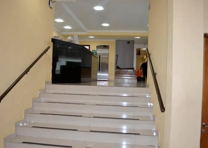 Hotel Calstar