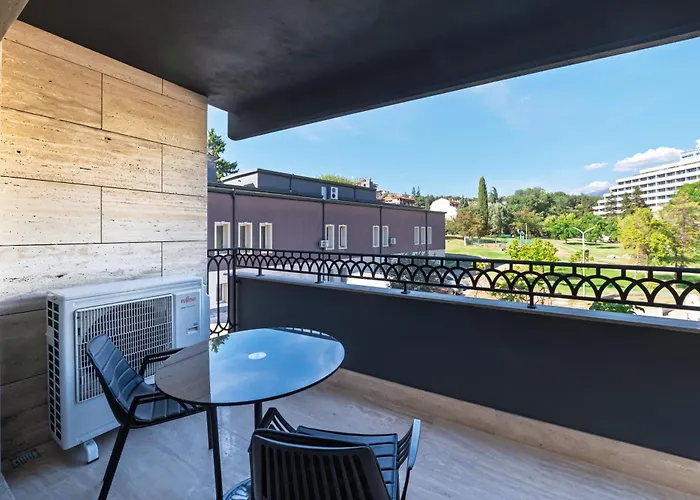 Nik Palas Luxury Residence