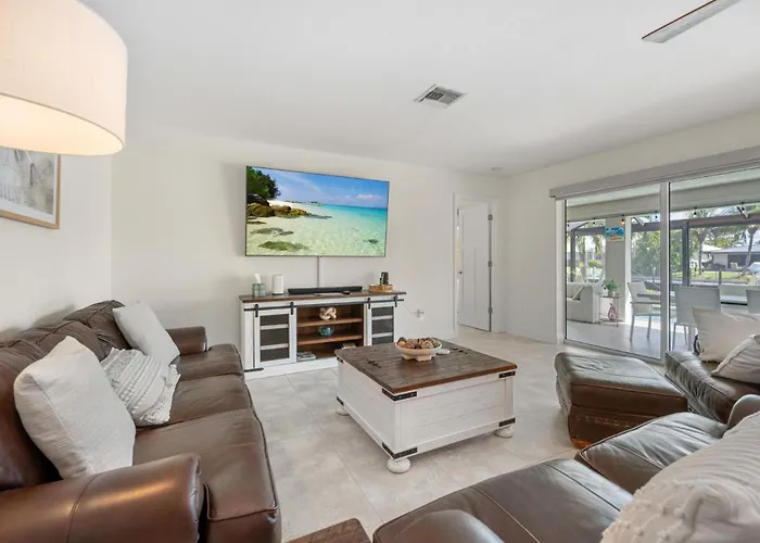 3Br Waterfront Home - Heated Saltwater Pool & Dock