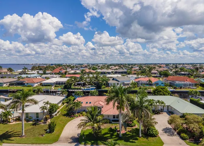 3Br Waterfront Home - Heated Saltwater Pool & Dock