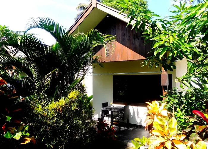 Oceans 5 Dive Resort