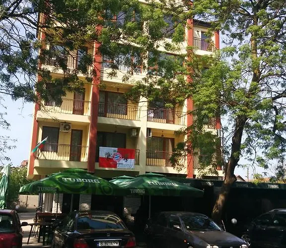 Central Park Family Hotel