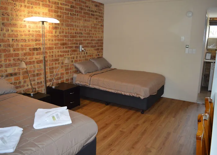 Golden Beach Motor Inn, Caloundra