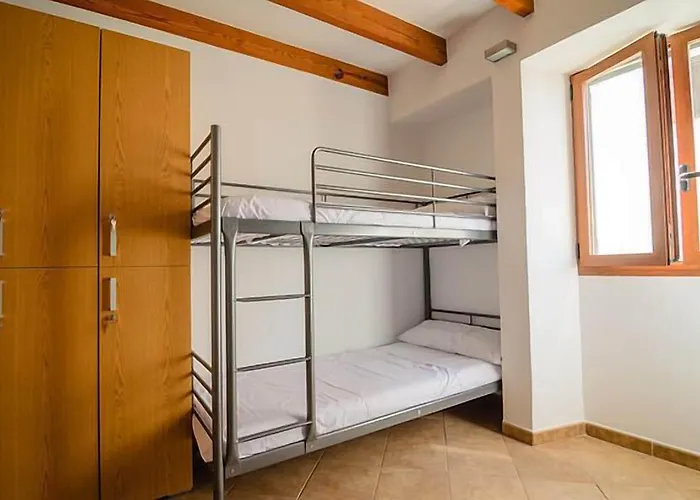 Embat - Hostel