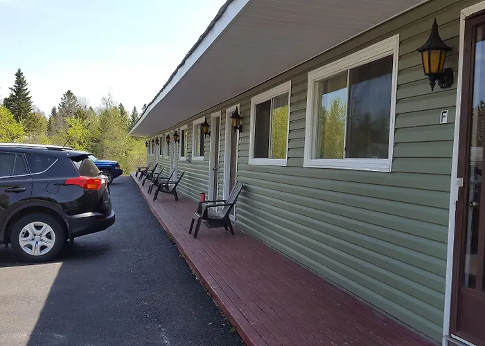 Greenside Motel