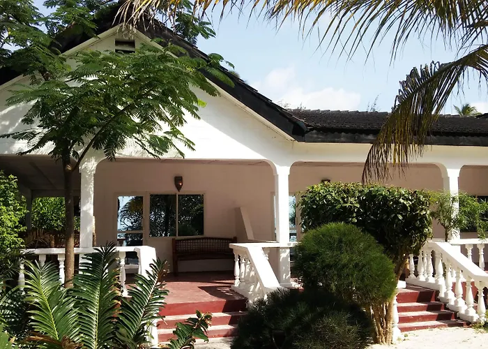 Moonshine Uroa Boutique Hotel
