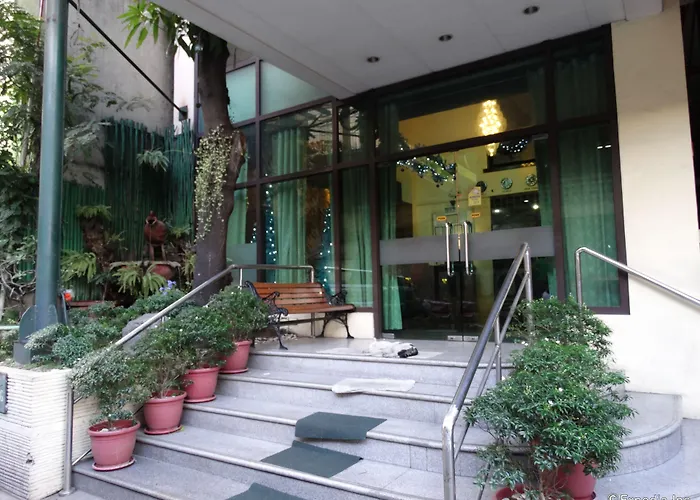 Urban Travellers Hotel