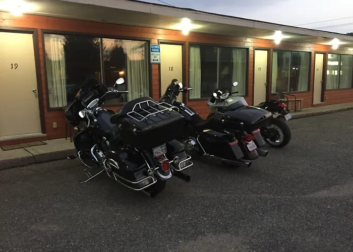 North Shore Wayside Inn