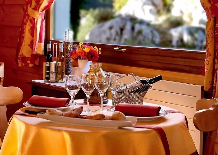 Logis Hotel Les Playes