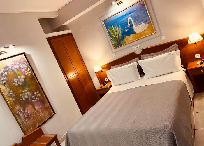 Triton Hotel Piraeus