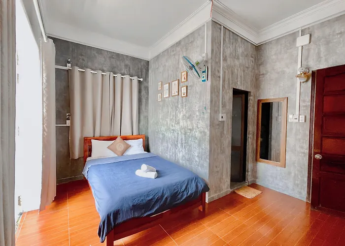 Amy Hostel Hue