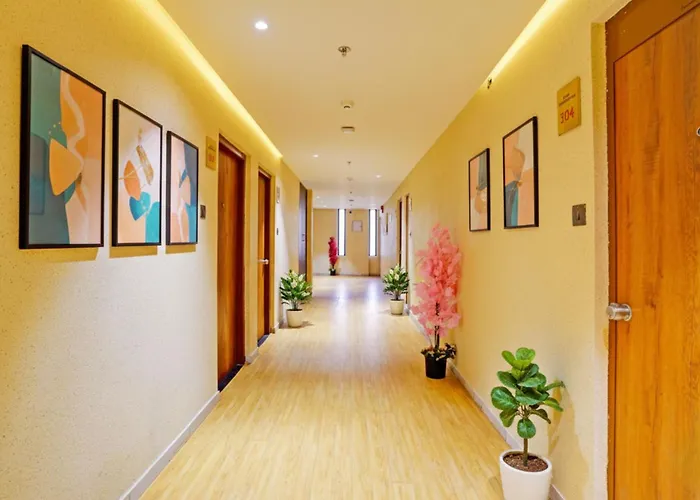 Fabhotel Siddharth Inn - Nr Siddharth Bunglows