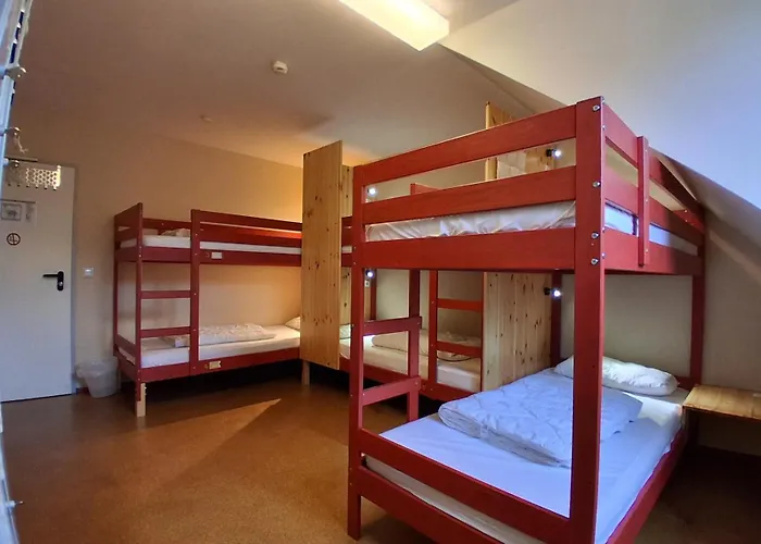 Max Hostel