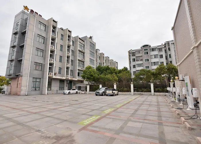 Shanghai Joyful Yard Hotel